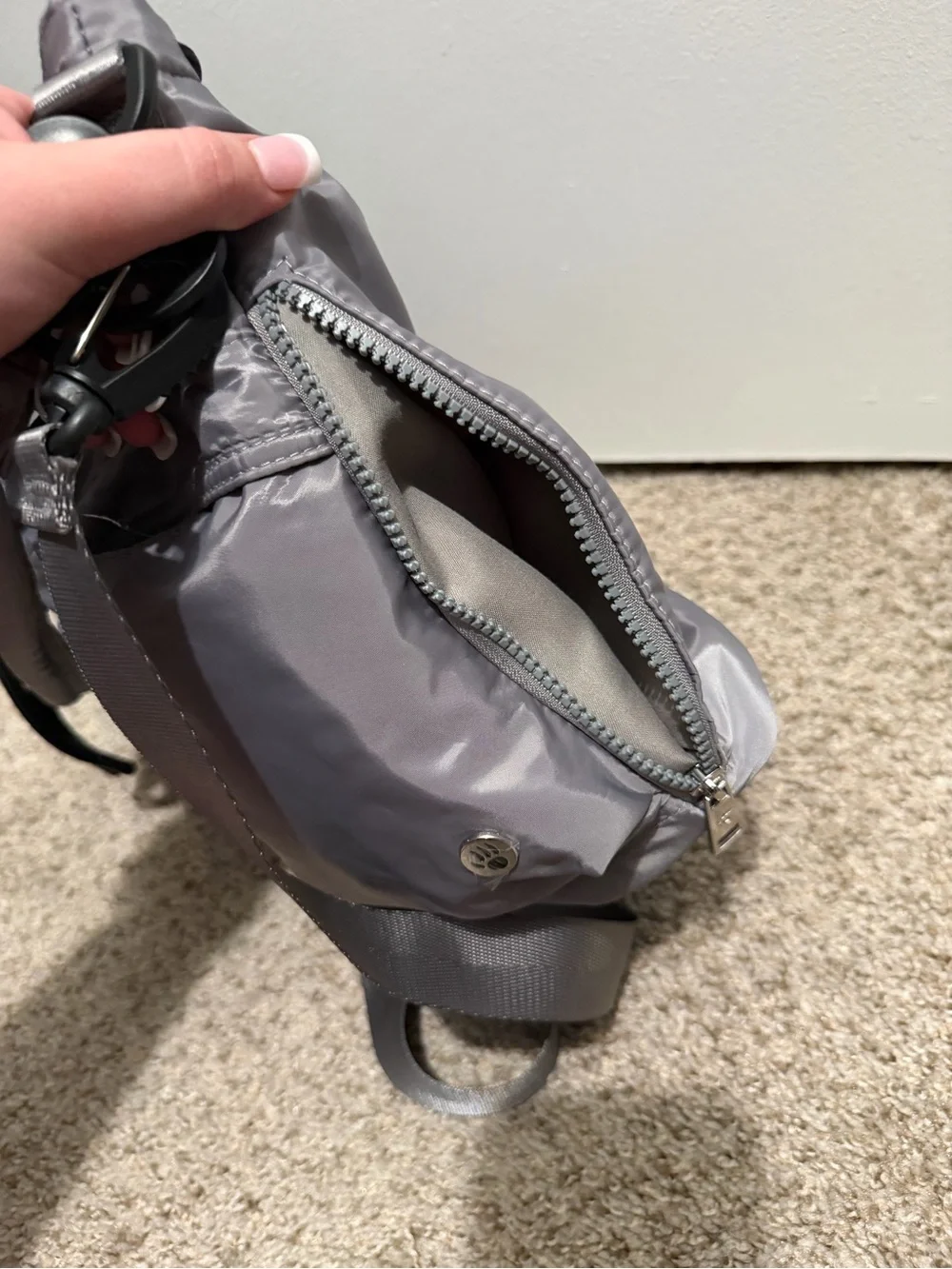 NWT Bearpaw Grey Drawstring Crossbody Bag